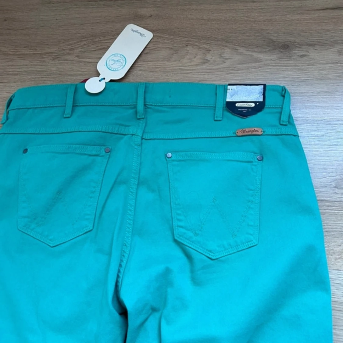 Turkosa jeans från Wrangler - 3