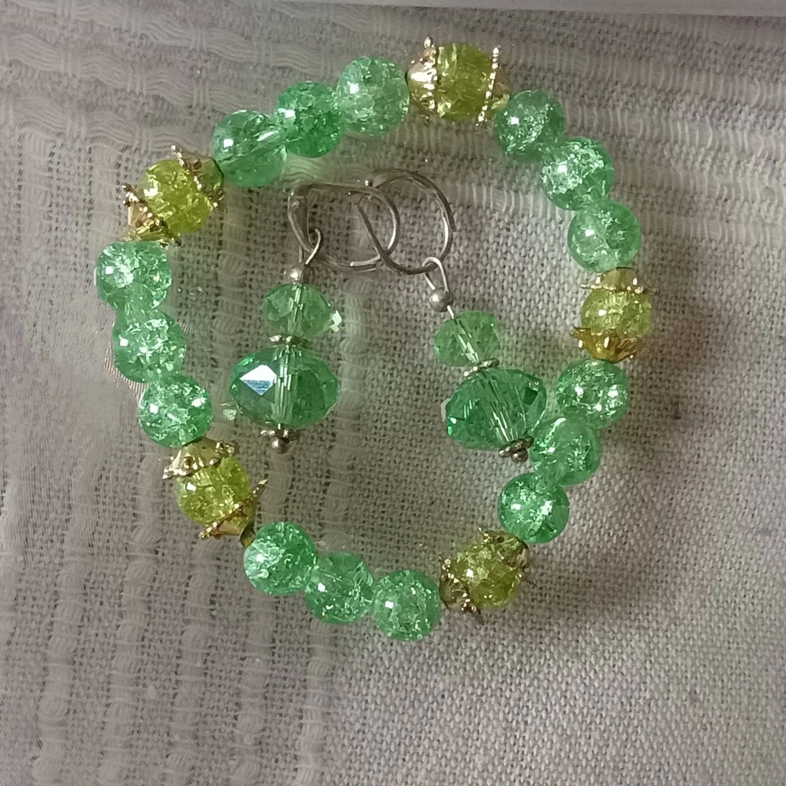 Grönt och gult pärlset