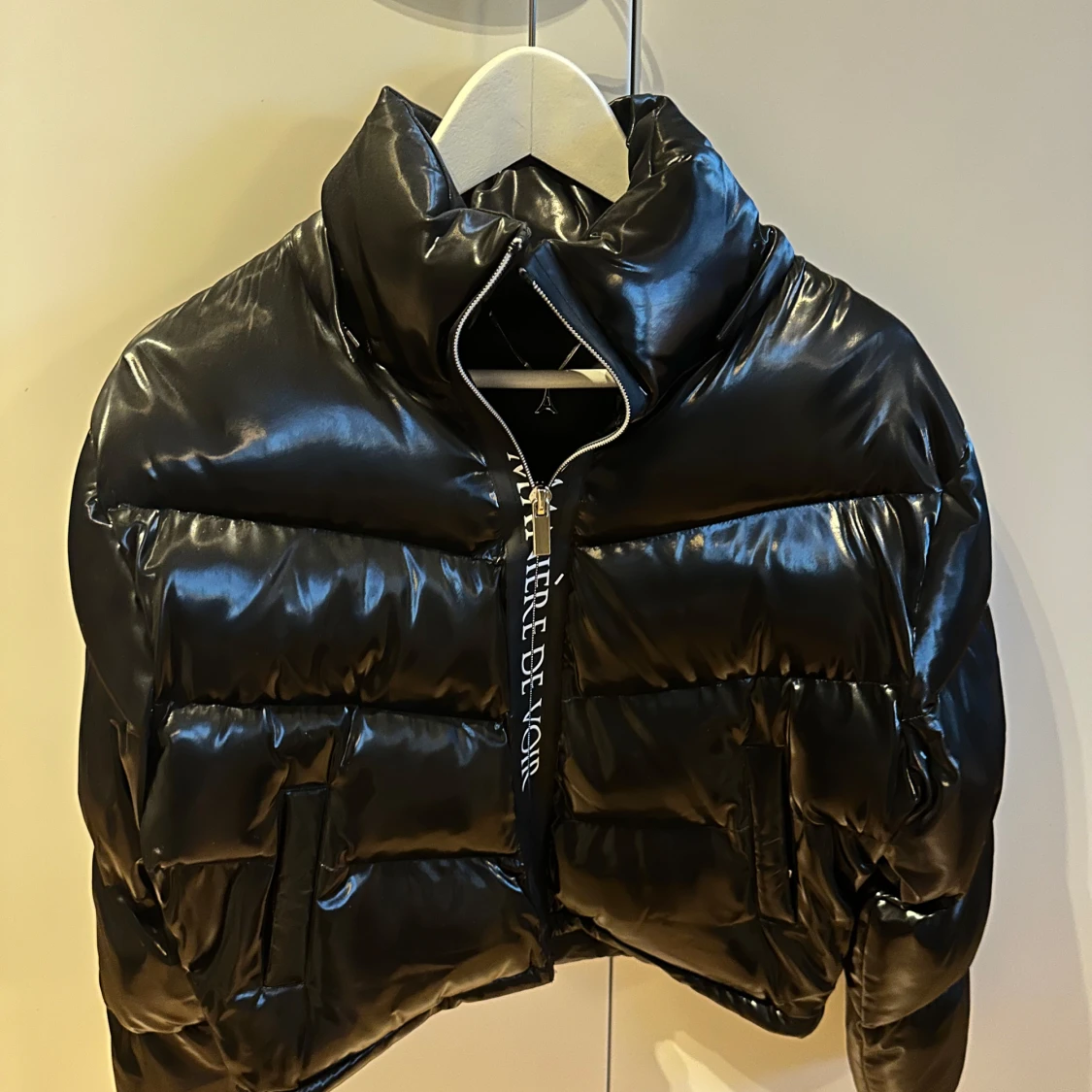 Svart pufferjacka från Manière De Voir - 3