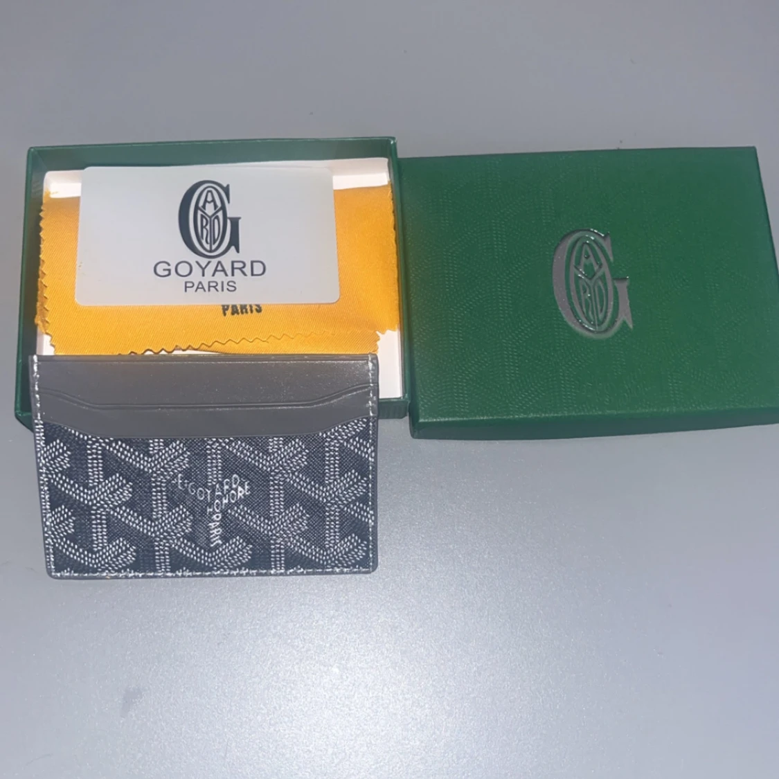 Grå korthållare - 2