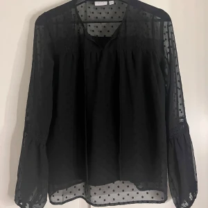 Blus från Vila - Superfin blus från Vila💝💝💝 Använd ett fåtal gånger, i fint skick