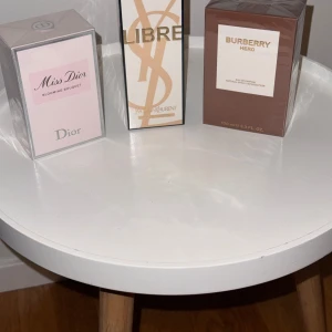 Märkes Parfymer  - Miss Dior Blooming Bouqette (100ml) Yves Saint Laurent Libre (90ml) Burberry Hero (100ml) Pris kan diskuteras 