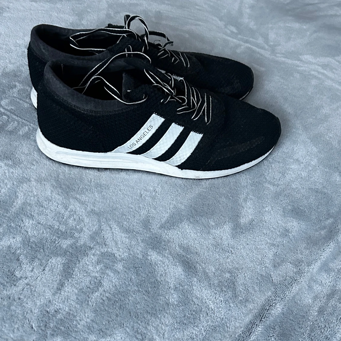 Svarta sneakers från Adidas - 1