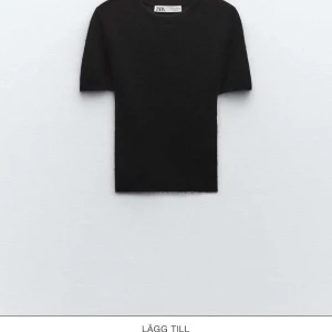  Stickat tröja från Zara - Stickad kortärmad tröja från Zara, använd fåtal ggr.