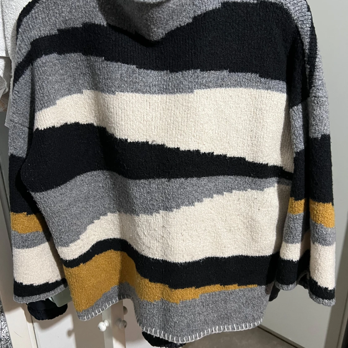 Randig stickad tröja från Vila - 2