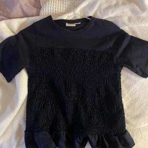 Gina tricot topp  - Jätte fin topp från Gina tricot! Aldrig använt 