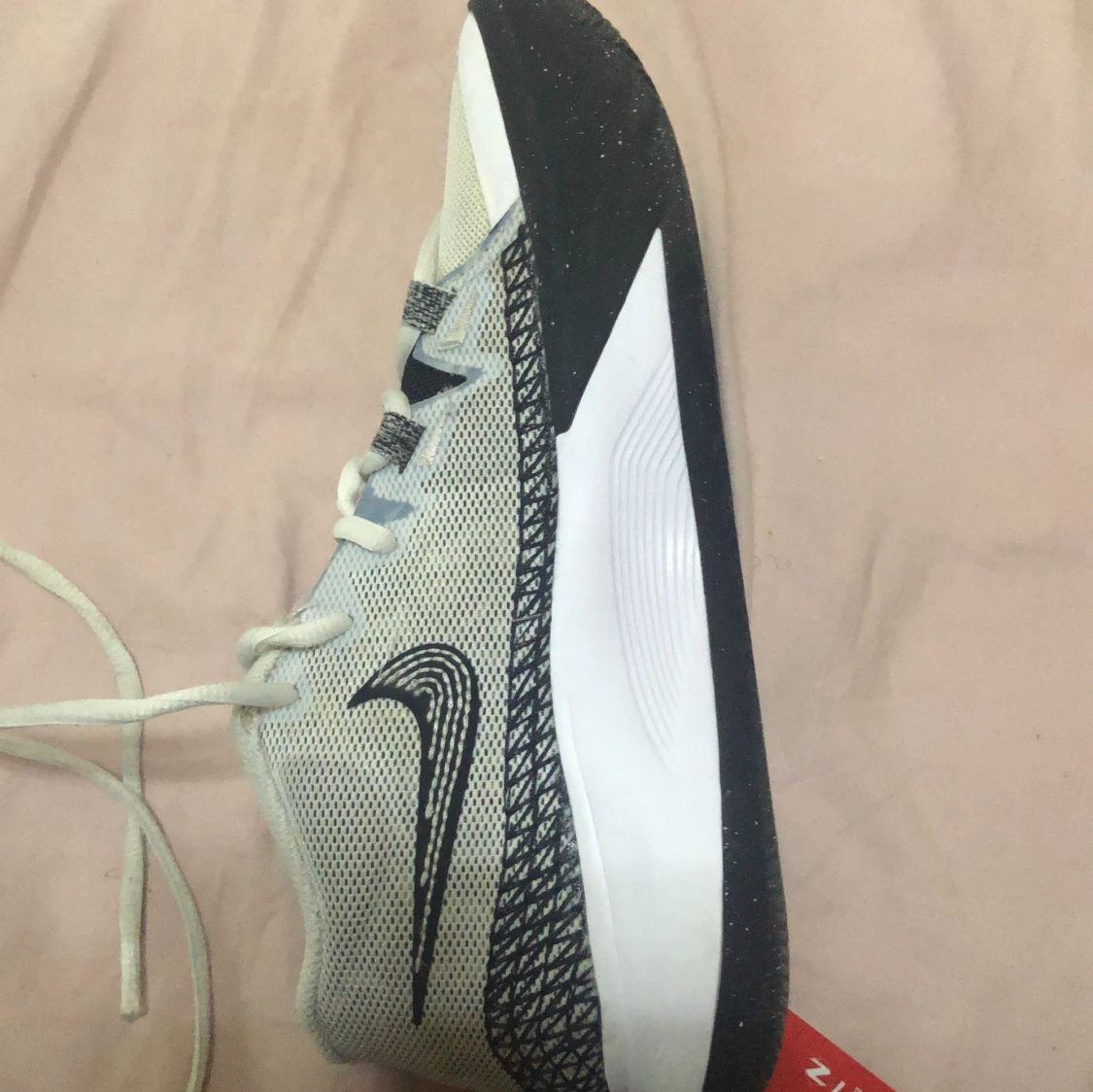 Kyrie flytrap 6 storlek 39 - 90