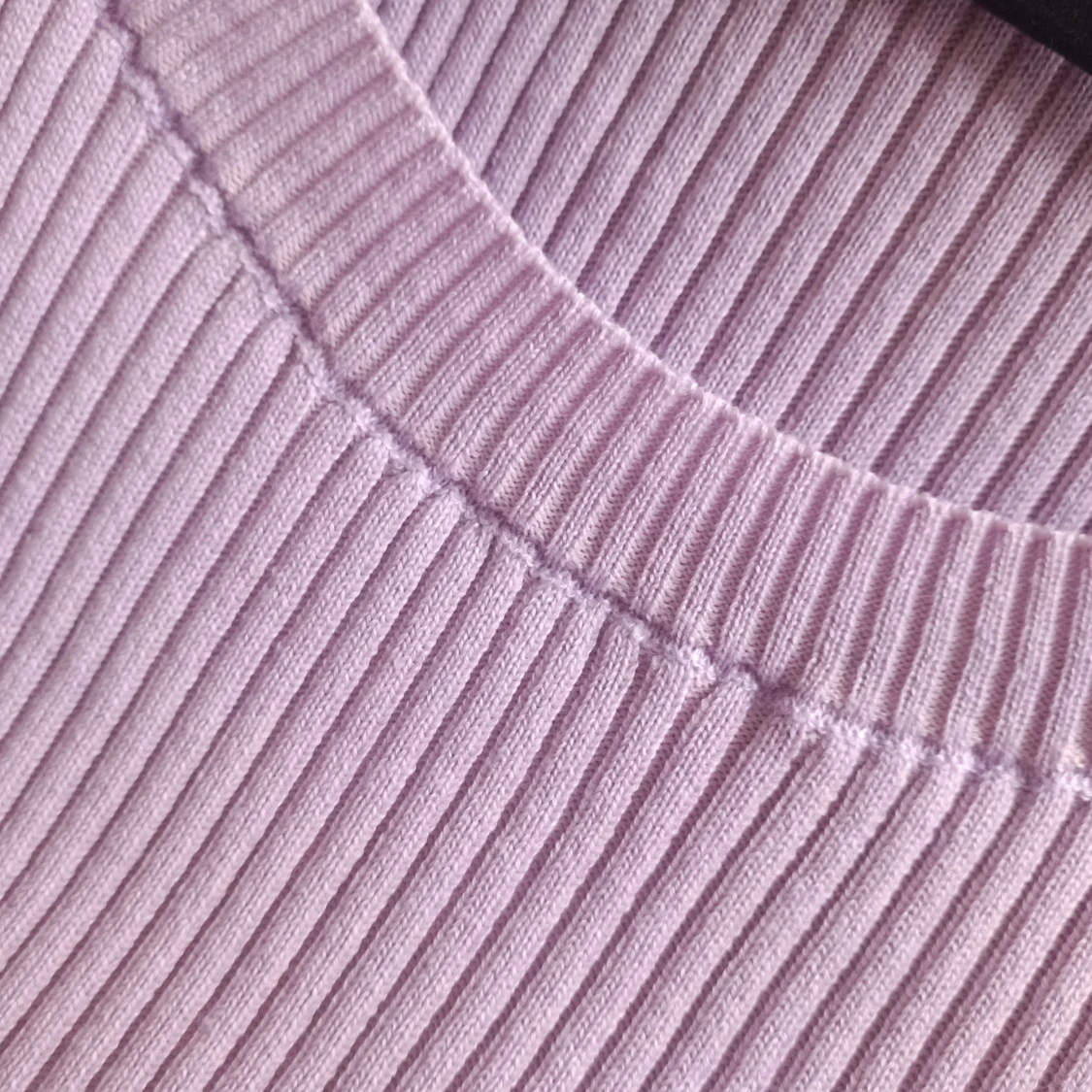 Lila ribbad tröja från SHEIN - 92