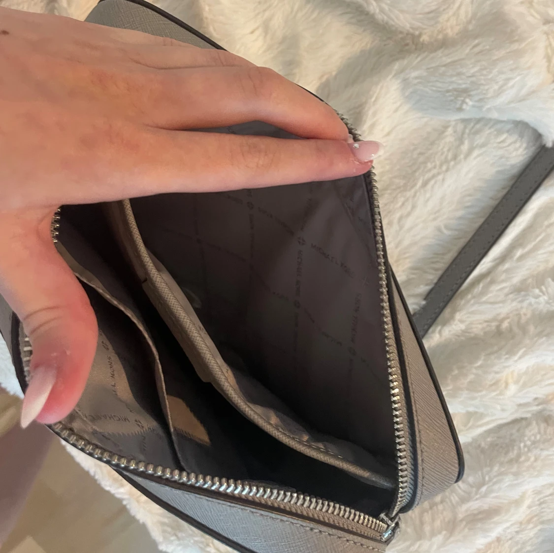 Michael kors väska, grå - 90