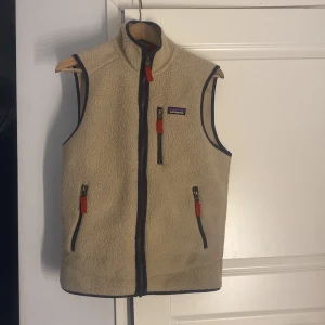 Patagonien väst - Patagonien väst i bra skick. Hör av er vid frågor