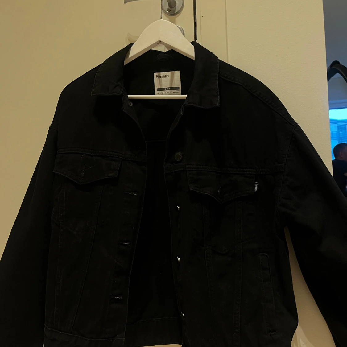Svart jeansjacka!🖤 - 1