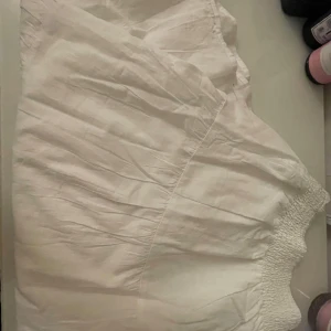 Långkjol  - En helt ny långkjol från mango, aldrig använd med prrislappen kvar, köptes för ungefär 300 