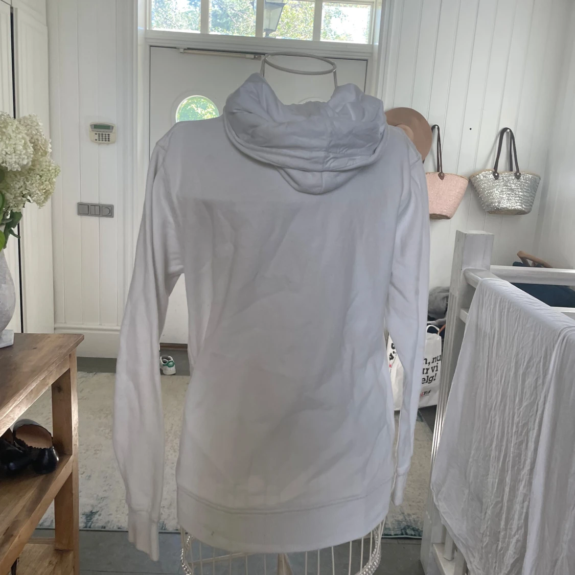 Vit hoodie från Smog