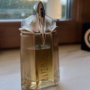 Mugler Alien Goddess - Se bild för hur mycket det är kvar. Går ej ner i pris 