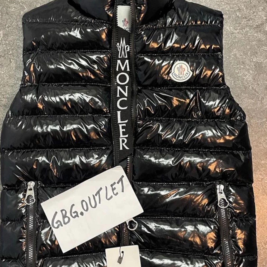 Svart dunväst från Moncler