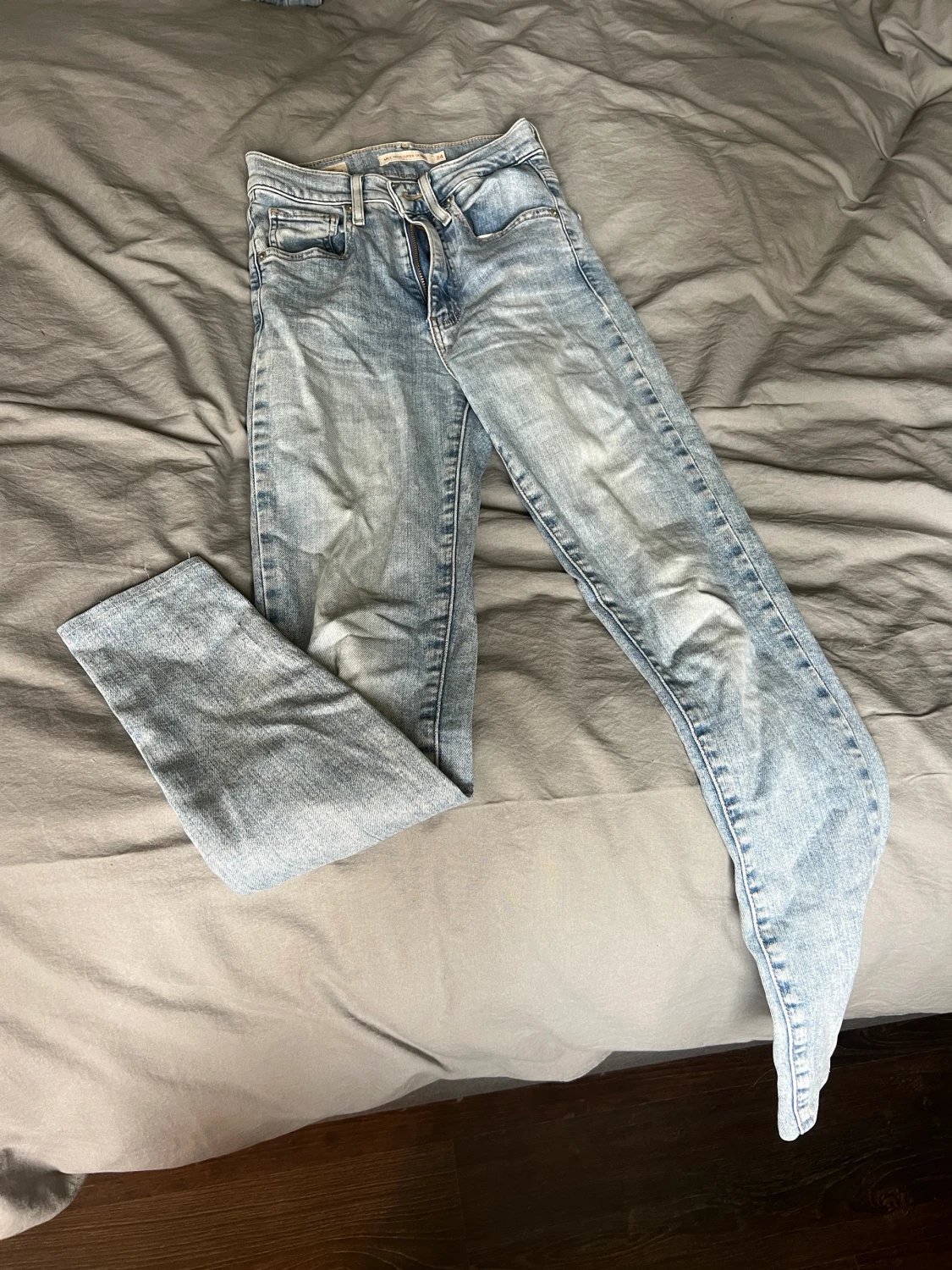 Levis jeans