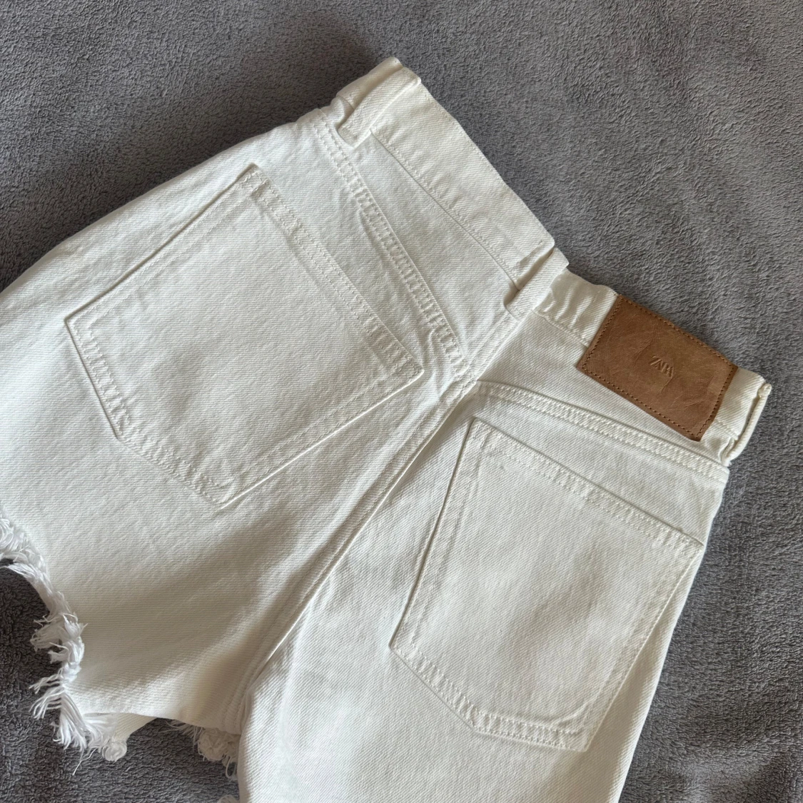 Vita jeansshorts från Zara - 92