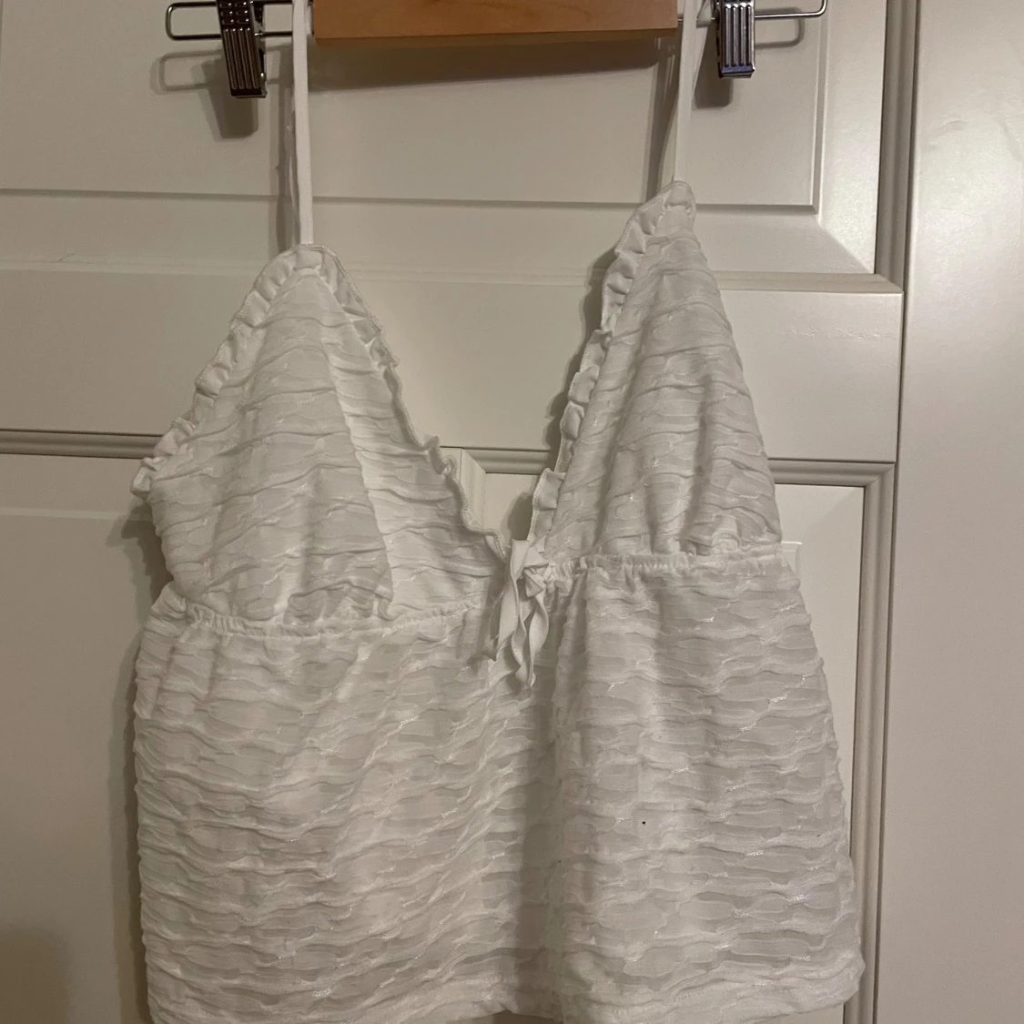 Vit ärmlös topp med knytning - 90