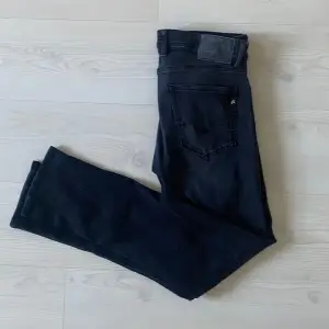 Diesel jeans slim fit model | Storlek: 32/32 men passar även mindre - Mitt pris: 249- Nypris: Ca 1999 - Hör gärna av dig om du har några frågor.//AU_Archive