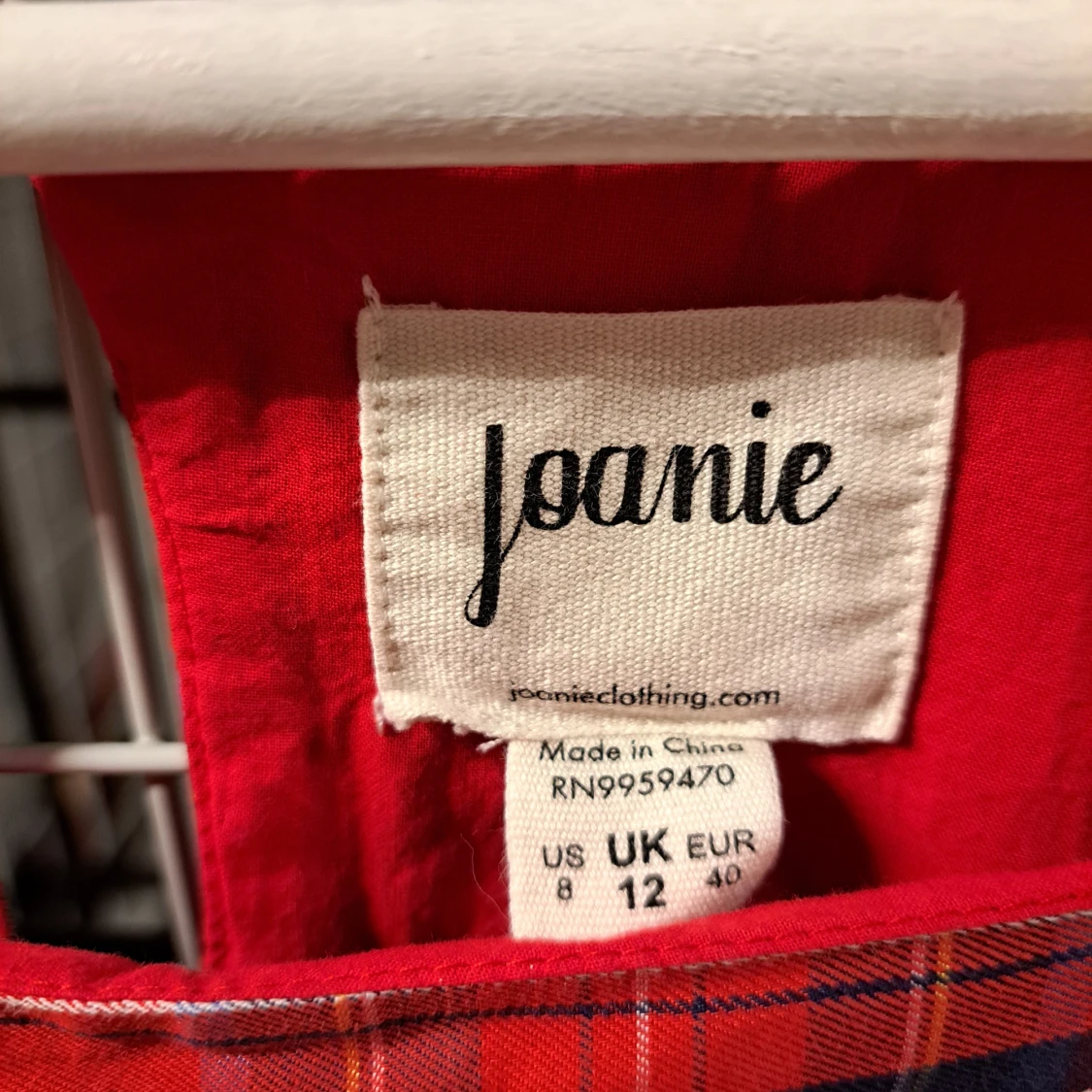 Rutig klänning från Joanie - 90