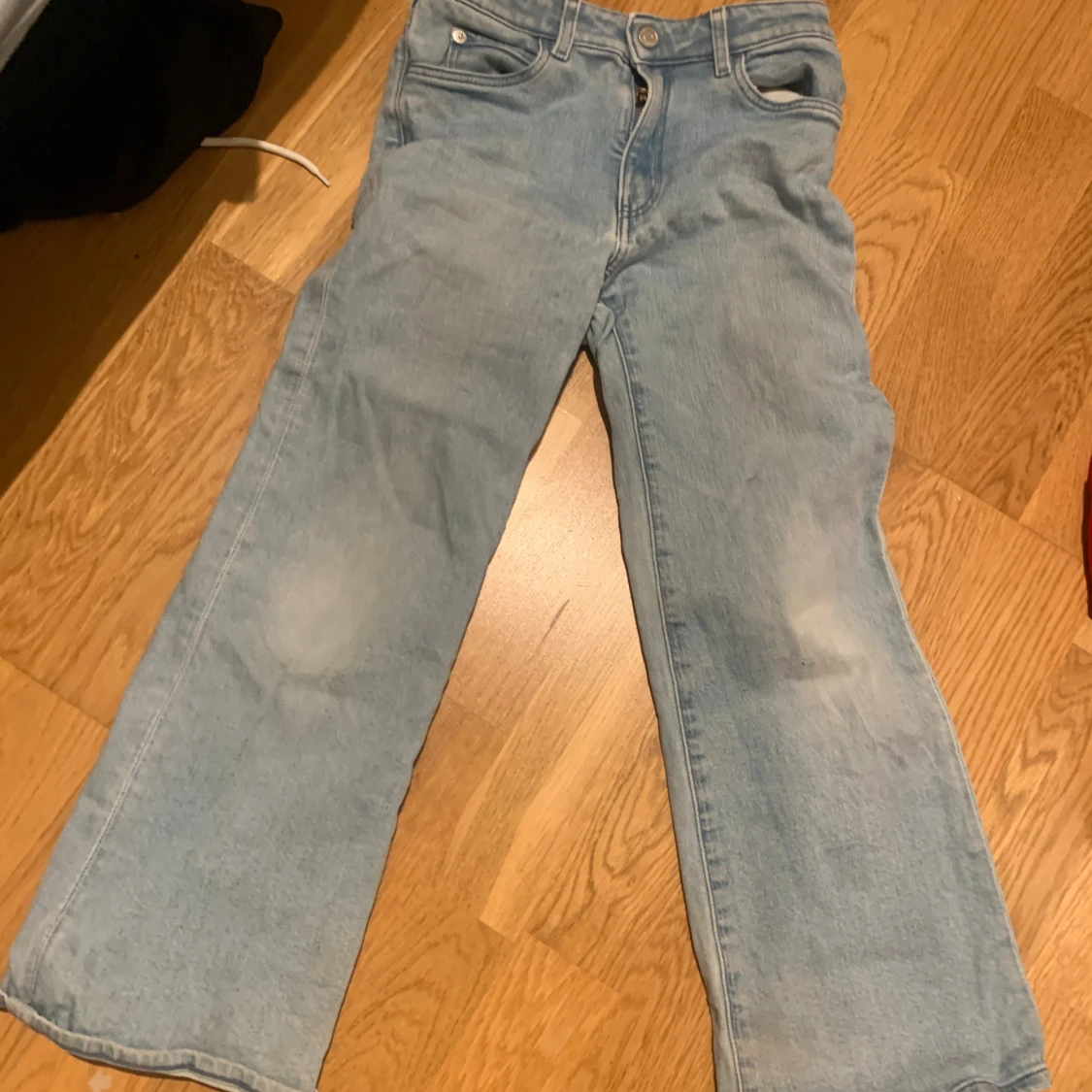 Säljer dessa jeans! - 90