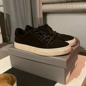 Vagabond - 9/10 skick använt dom i ca 1 månad. Origalbox följer med. Nypris 1400. 