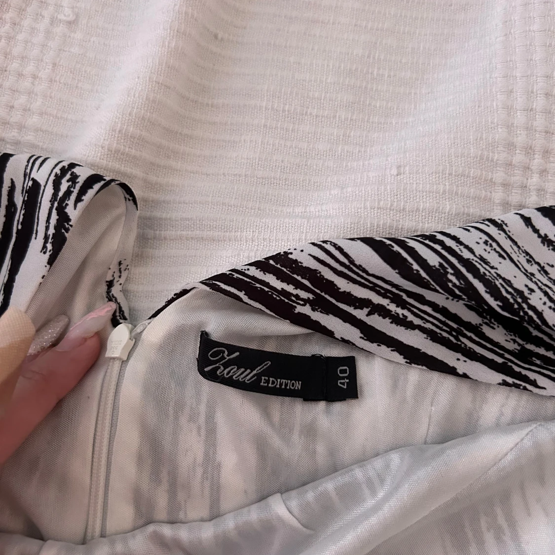 Svartvit klänning från Zoul Edition - 24