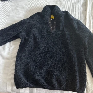 Vintage fleecetröja  - Sitter väldigt bra. Passar perfekt till hösten. 