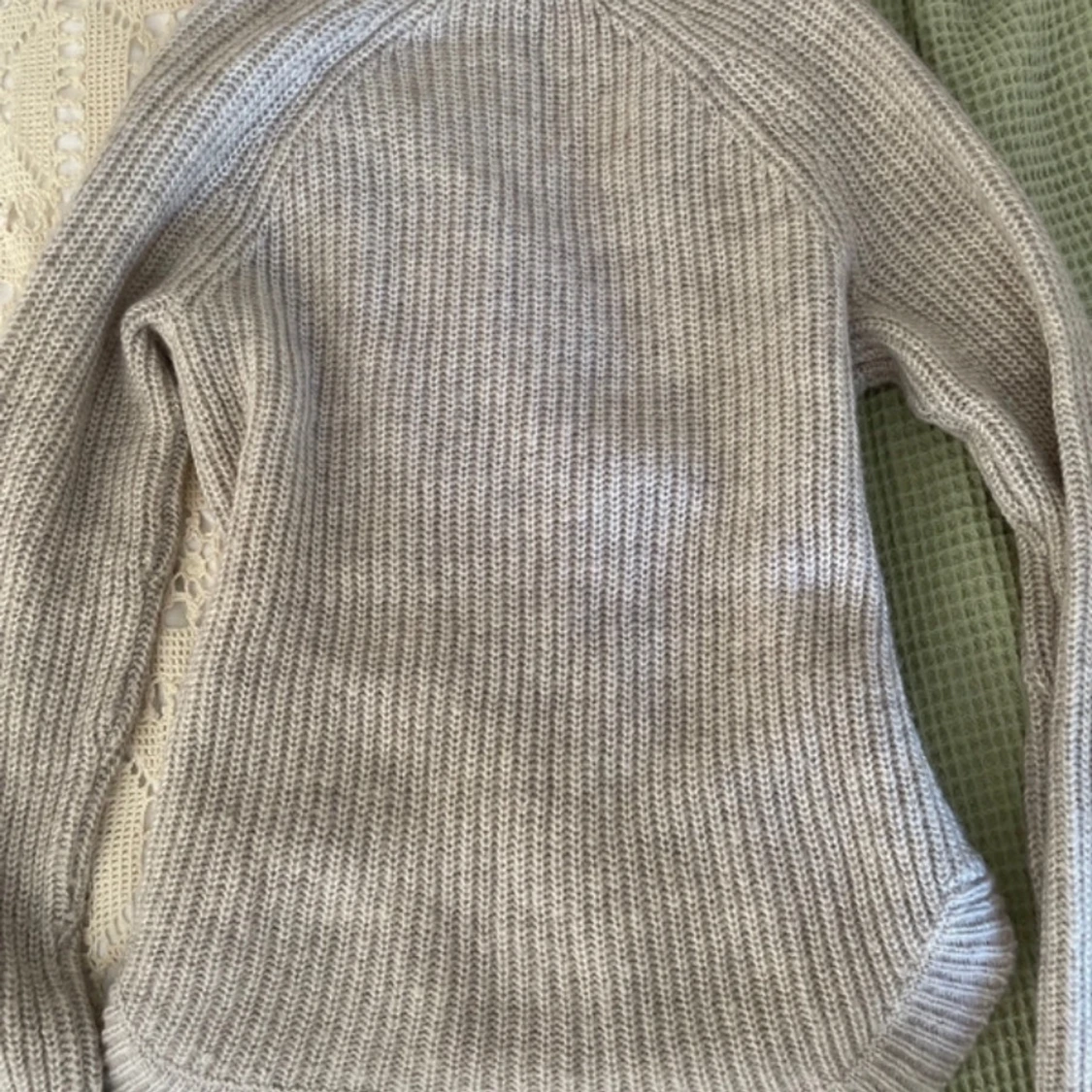Stickad grå tröja - 90