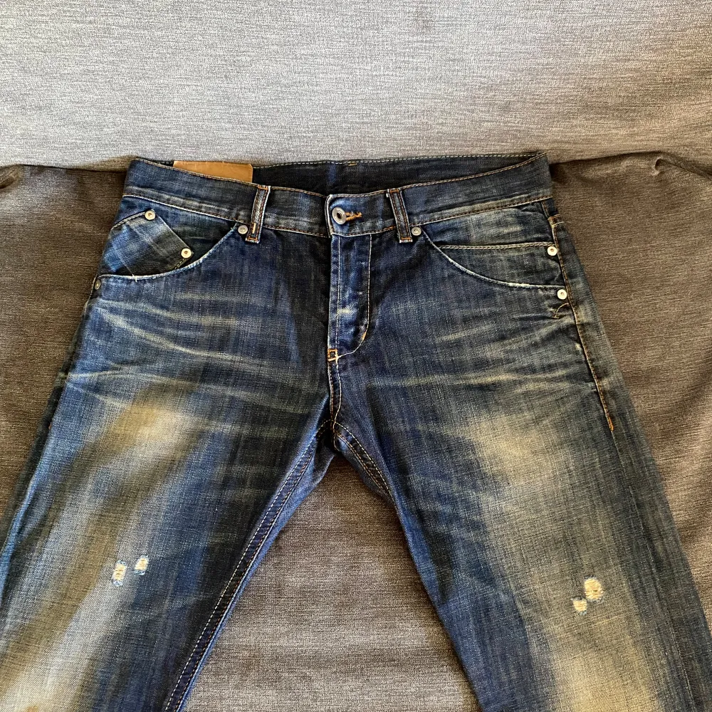 Säljer dessa sjukt feta dondup jeans, de är i storlek 30/31 skulle jag säga. Skriv vid minsta lilla fundering och skicka gärna prisförslag.. Jeans & Byxor.