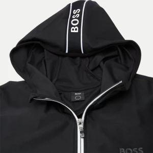 Hugo Boss Sicon Gym storlek M - Slutsåld överallt sällsynt model. Använd enstaka gånger. Väldigt bra skick.
