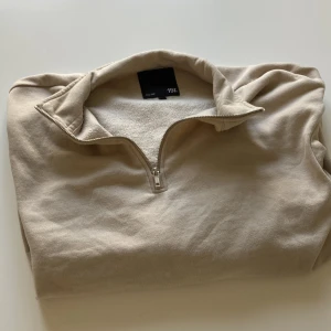 Sweatshirt beige - Nyskick storlek S Nypris: 700