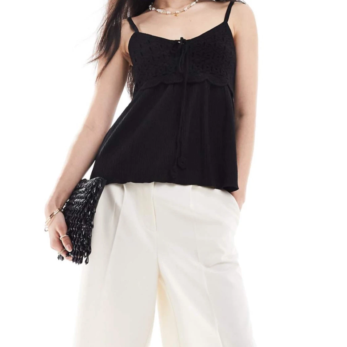 Stradivarius svart linne med snöre