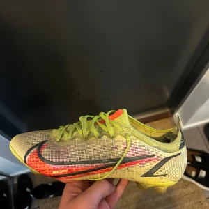 Nike fotbollsskor  - Vapor 14 grön/gul färg skick 6,5/10 går inte att köpa de längre slut sålt över allt 