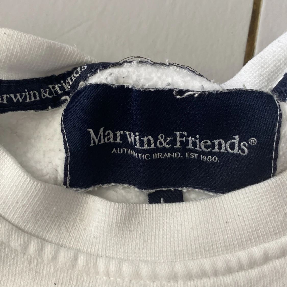 Vit collegetröja  - 90