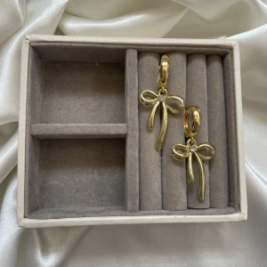 Jemina earrings  - 39kr per par 