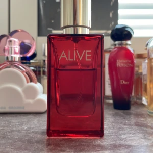 Hugo Boss Alice parfum 30ml - Ca 2/3 kvar av flaskan