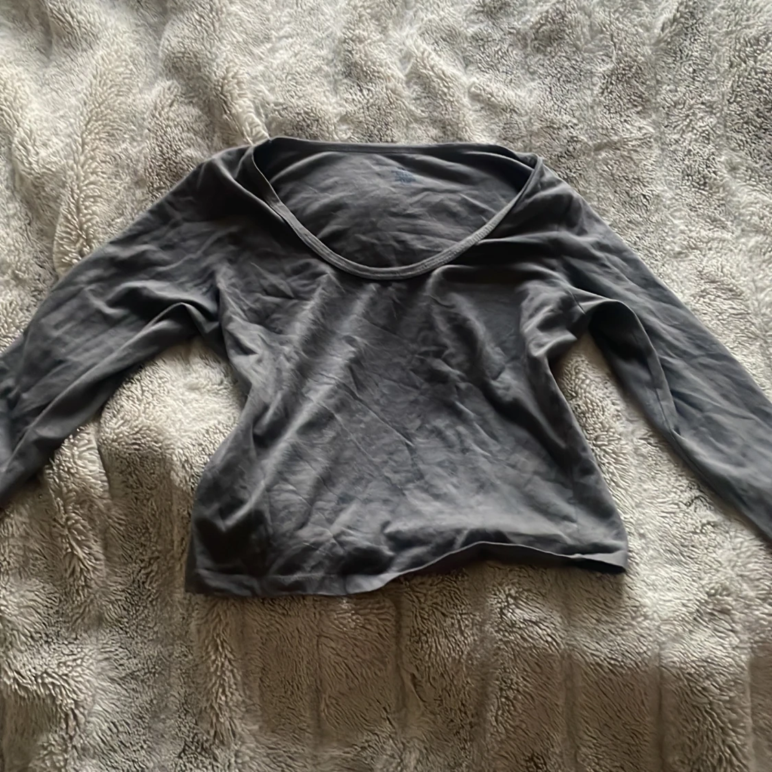 Grå långärmad topp