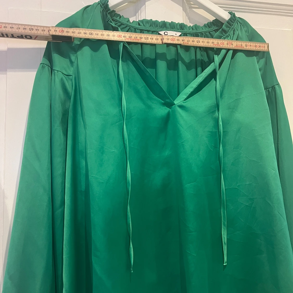 Supersnygg grön blus  - 90