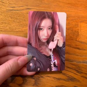 Chaeryeong photocard - Från Itzy- Crazy In Love album 