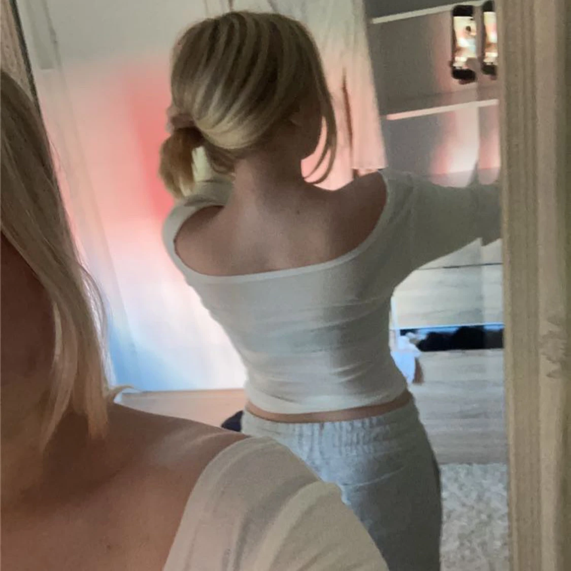 Långärmad vit topp