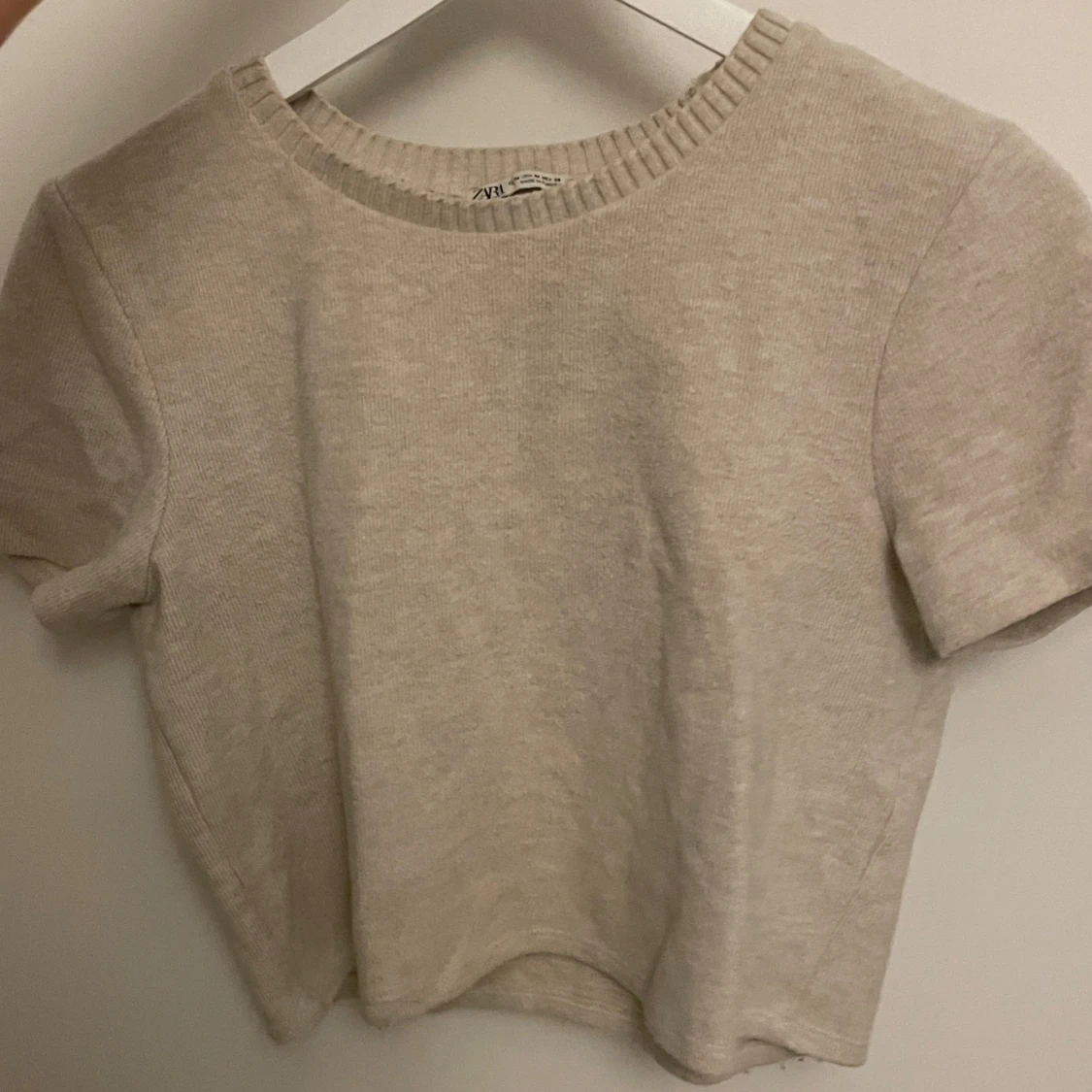 Beige kortärmad topp från Zara - 90