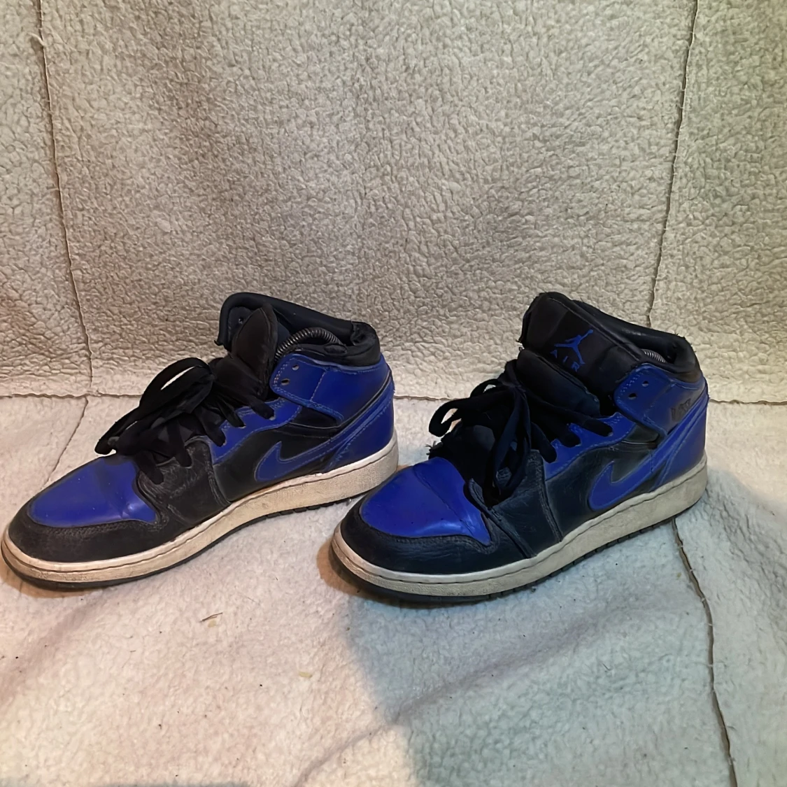 Nike Air Jordans i svart och blått - 90