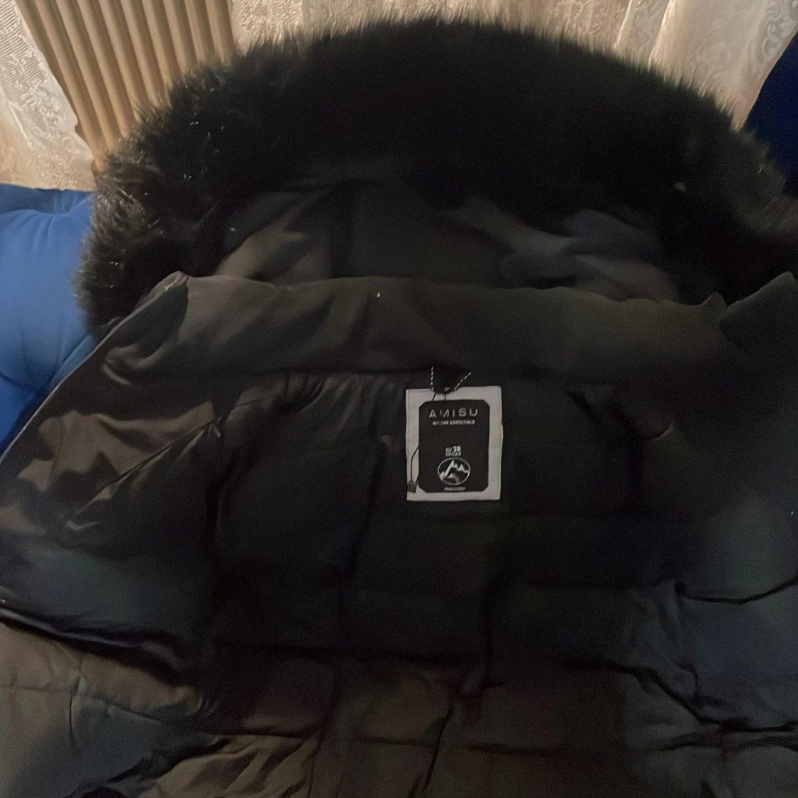 Svart dunjacka från Amisu - 93