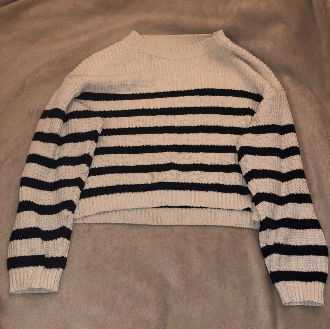 Randig stickad tröja från Lindex