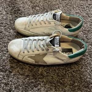 Golden Goose  - Golden Goose skor | Bra skick | Sitter 0,5 storlek större | Nypris 5500kr | Endast skorna igår | Hör av er vid frågor eller funderingar!