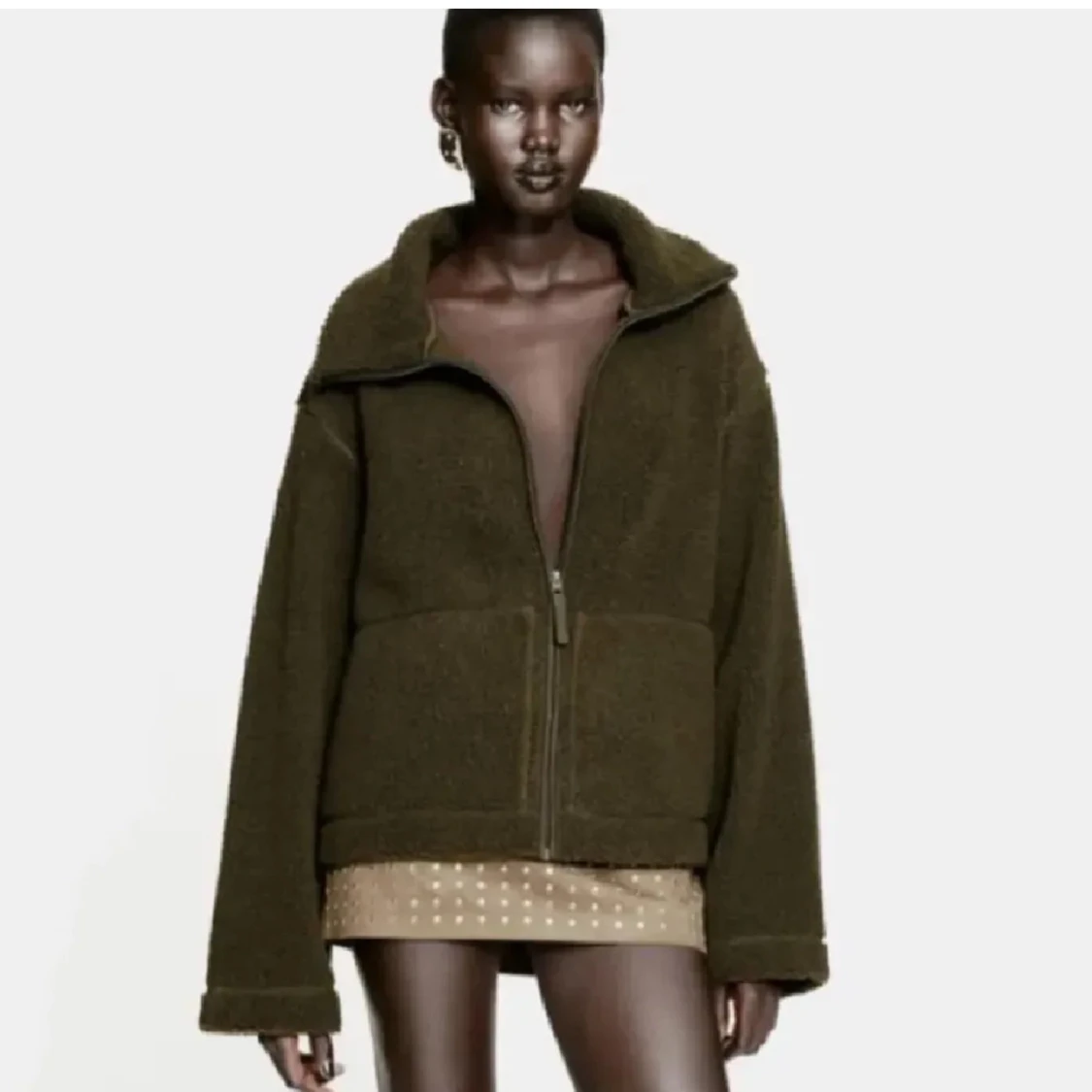 Olivgrön teddyjacka med dragkedja - 90