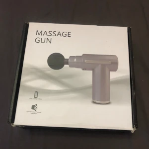 Massage pistol - Ny, använd några gånger, väldigt skön, den har olika delar, pris kan diskuteras.