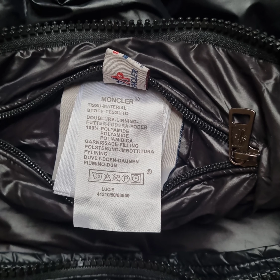 Svart pufferjacka från Moncler - 2