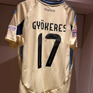 Gyökeres Sverige Matchtröja - Storlek L, helt ny/oanvänd